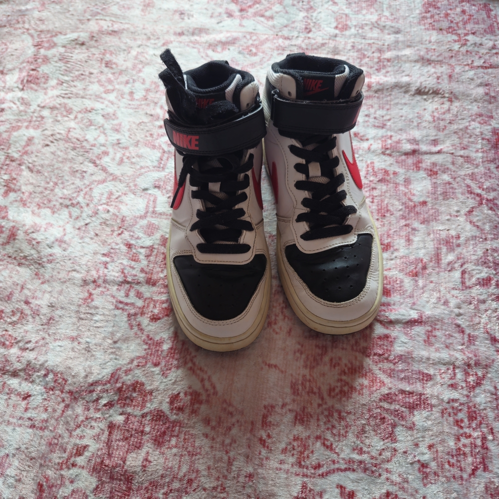 Nike High-Top Sneakers Red, Black and White 6Y